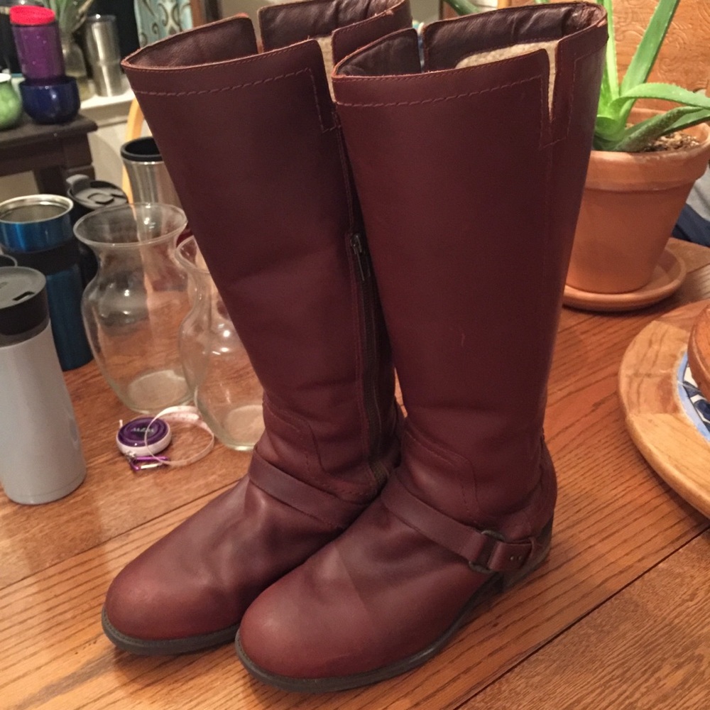 UGG Women's Dahlen Bourbon Boot 10 B (M)